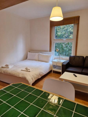 Highgate Studio Apartment